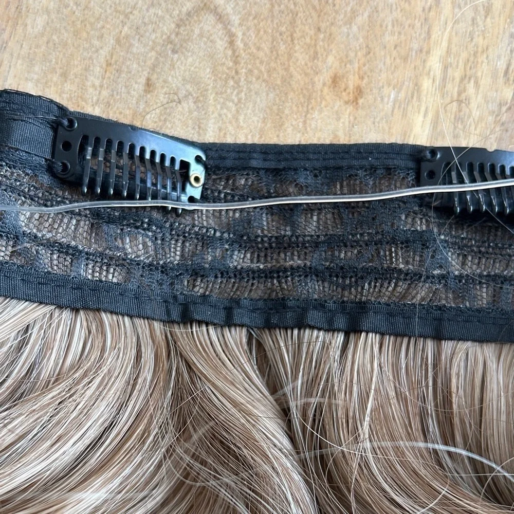 Luxurious Wavy Hair Extension invisible wire 20” long blonde w clips